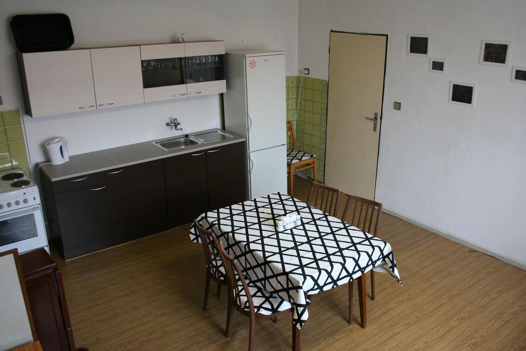 Vejminek U Drahusky Mcely Apartment Exterior photo